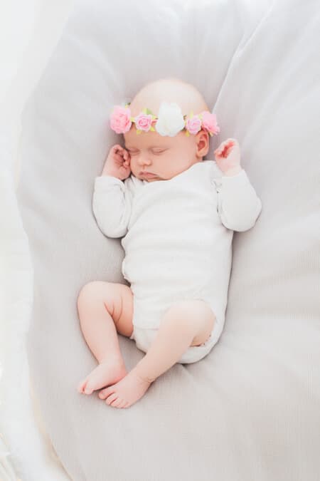 Neugeborenes von oben fotografiert